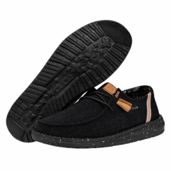 Wendy Washed Canvas - Black -Heydude Store FW23 W 40297 001 WENDY WASHED CANVAS BLACK LEFT PAIROUTSOLE